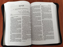 Cargar imagen en el visor de la galería, Biblia La Verdad para las Generaciones blanco y negro RVR60