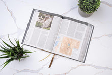 Load image into Gallery viewer, Biblia ilustrada de la Tierra Santa, tapa dura, RVR 1960