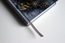 Cargar imagen en el visor de la galería, Biblia RVR 1960, León Rey de Reyes, Letra Grande, Tapa dura