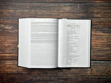 Cargar imagen en el visor de la galería, Biblia de Estudio Patrística, Siglo I al VI - Tapa dura