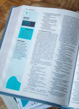Cargar imagen en el visor de la galería, Biblia Telos para Jóvenes NVI