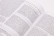 Cargar imagen en el visor de la galería, Biblia de estudio para mujeres RV60 - Tela verde