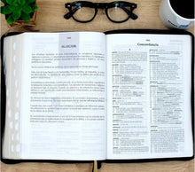 Load image into Gallery viewer, Biblia RVR60 - Letra gigante con índice - Negra