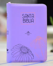 Cargar imagen en el visor de la galería, Biblia Reina Valera 1960 Lila en Tamaño y Letra Mediana con Cremallera