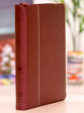 Cargar imagen en el visor de la galería, Biblia Reina Valera 1960 Letra gigante - Color Vinotinto (Sin Índice)