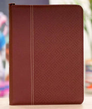 Cargar imagen en el visor de la galería, Biblia Reina Valera 1960 Letra gigante - Color Vinotinto (Sin Índice)