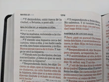 Cargar imagen en el visor de la galería, Santa Biblia Letra Grande Tamaño Manual Piel (RVR60)