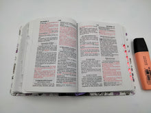 Load image into Gallery viewer, Biblia RVR60 - Palabras De Vida Amor Lila (Bolsillo)