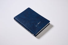 Cargar imagen en el visor de la galería, Biblia Reflexiones de C. S. Lewis - Imitación piel Azul