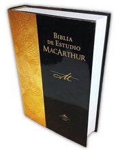 Load image into Gallery viewer, Biblia de estudio MacArthur (tapa dura)