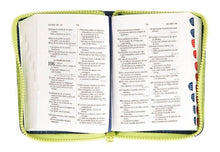 Cargar imagen en el visor de la galería, Biblia Jean Acolchada Desgaste Verde