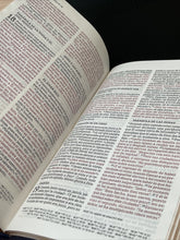 Cargar imagen en el visor de la galería, Biblia Ultrafina Letra Grande Azul NBLA