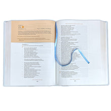 Load image into Gallery viewer, Biblia cronológica RVR60 día por día tapa dura