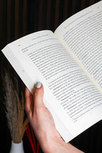 Cargar imagen en el visor de la galería, ¿Crees la Biblia o vives la Biblia? El camino hacia una vida auténtica Miguel Nuñez
