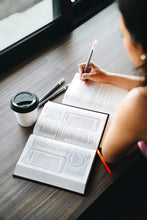 Cargar imagen en el visor de la galería, NBLA, Biblia de Estudio para Jóvenes, Tapa Dura, Azul
