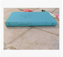 Cargar imagen en el visor de la galería, Biblia de La Mamá Ocupada
