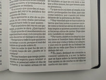 Load image into Gallery viewer, Biblia RVR60 Letra Súper Gigante Negra
