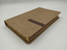 Cargar imagen en el visor de la galería, Biblia Ultrafina Letra Grande Beige NBLA
