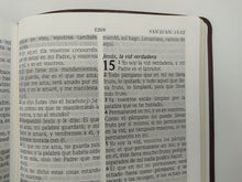 Cargar imagen en el visor de la galería, La Biblia de Promesas Letra Grande Piel especial Café
