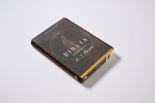 Load image into Gallery viewer, Biblia Reflexiones de C. S. Lewis - Imitación piel Café

