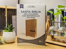 Load image into Gallery viewer, Biblia una columna con referencias NBLA
