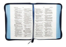 Cargar imagen en el visor de la galería, Biblia RVR60 compacta Azul con cierre
