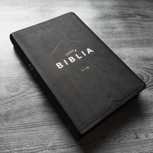Cargar imagen en el visor de la galería, Biblia Tipo Agenda NVI Negro
