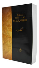 Cargar imagen en el visor de la galería, Biblia de estudio MacArthur (rústica)
