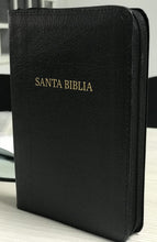 Cargar imagen en el visor de la galería, Biblia Compacta Letra Grande negra RVR60 con cierre
